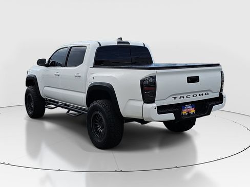 Used 2022 Toyota Tacoma TRD Sport w/ Technology Package AWD/4WD image 7