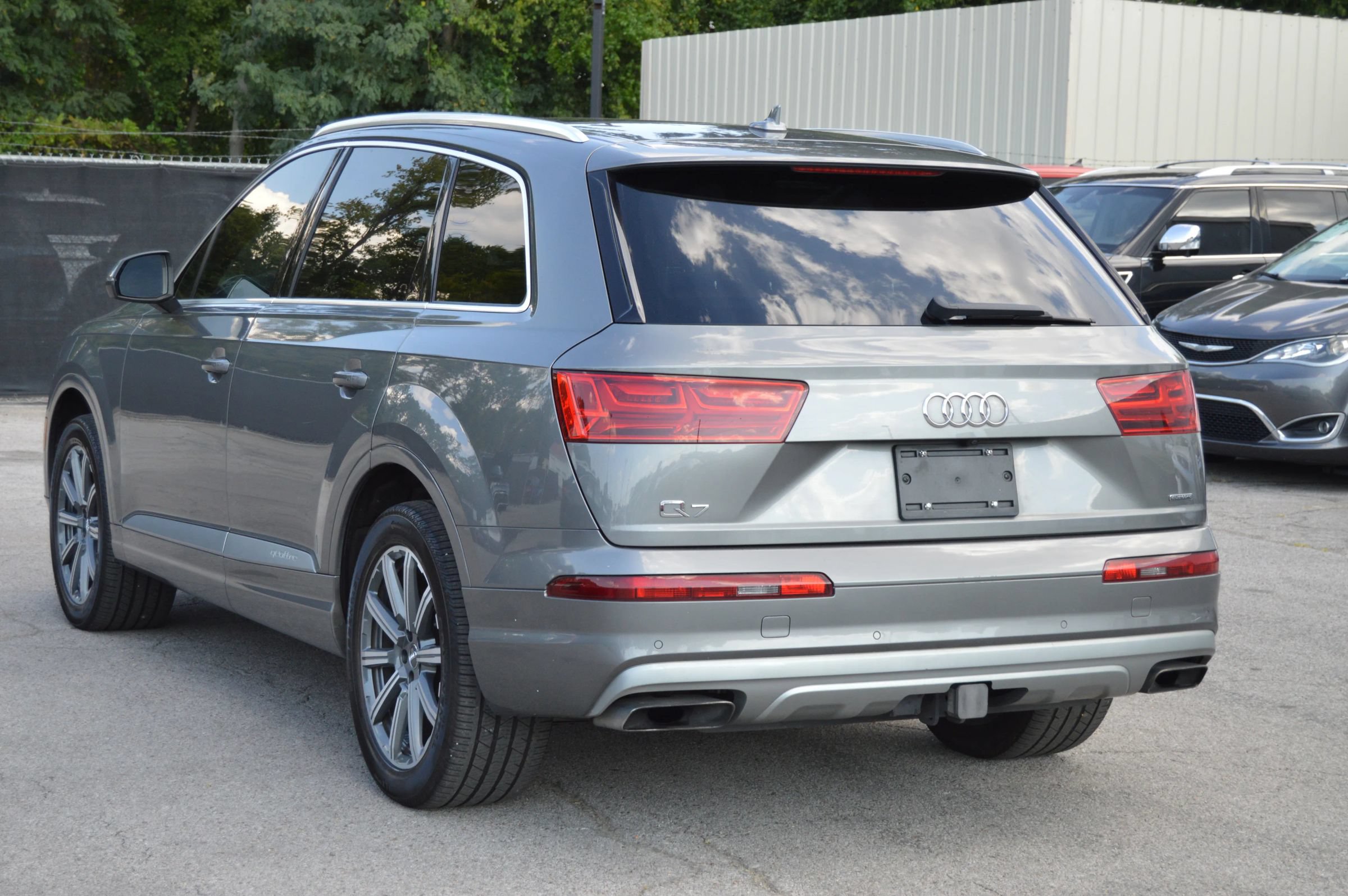 Used 2017 Audi Q7 2.0T Premium Plus w/ Premium Plus Package AWD/4WD image 4