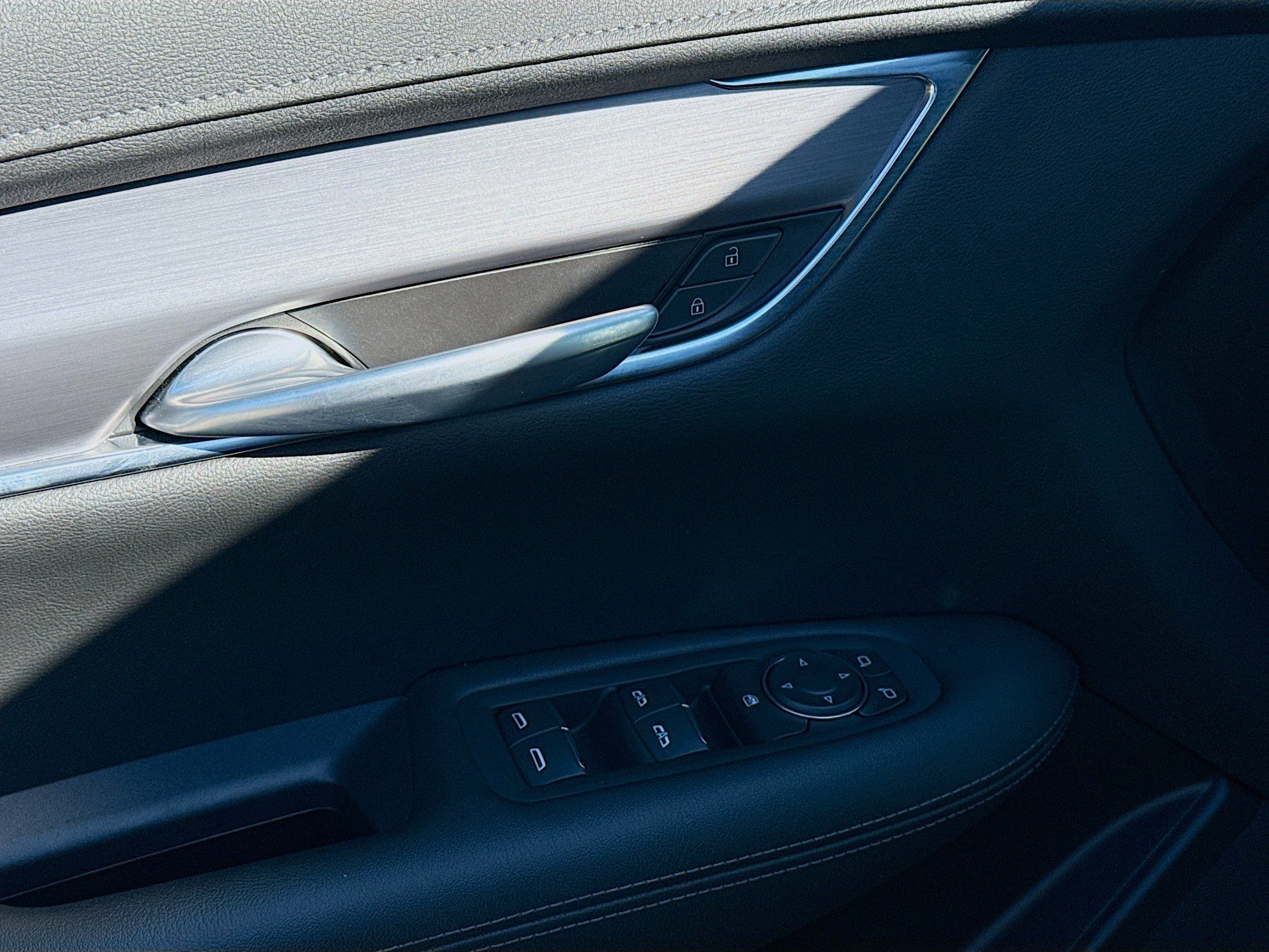 Used 2023 Cadillac XT5 Luxury FWD image 16