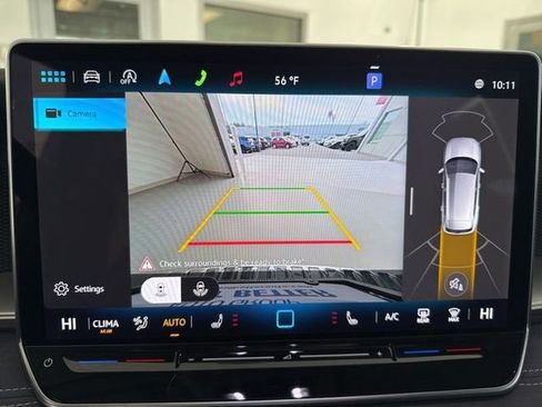 Used 2025 Volkswagen Tiguan SE image 29