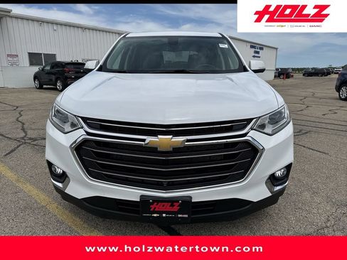 Certified 2021 Chevrolet Traverse LT w/ LT Premium Package AWD/4WD image 2