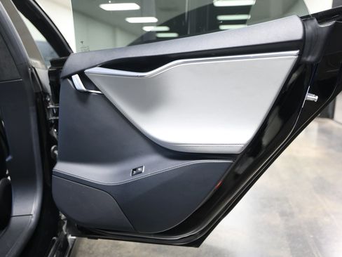 Used 2015 Tesla Model S 85D image 35