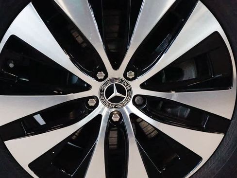 Used 2024 Mercedes-Benz GLE 350 4MATIC w/ Driver Assistance Package image 16