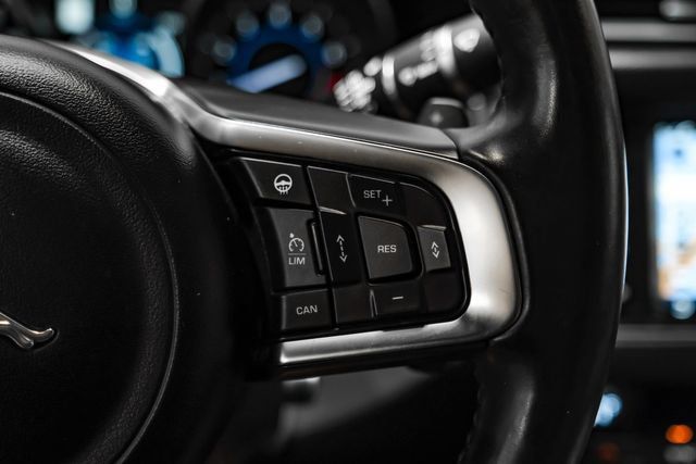 Used 2016 Jaguar XF R-Sport RWD image 21