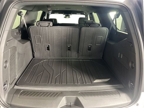New 2026 Chevrolet Suburban LS AWD/4WD image 19