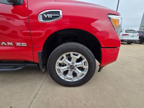 Used 2024 Nissan Titan SV w/ SV Convenience Package image 6