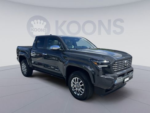 Used 2024 Toyota Tacoma Limited w/ Limited Package (LT) AWD/4WD image 10