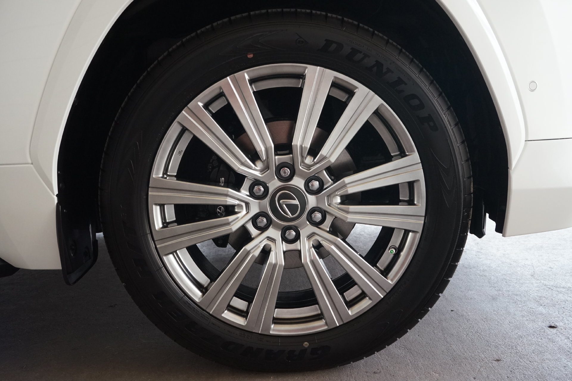Used 2026 Lexus LX 700h Ultra Luxury w/ Accessory Package (Z1) AWD/4WD image 32