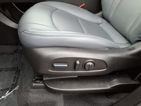 Used 2024 Buick Enclave Essence w/ Sport Touring Edition FWD image 16