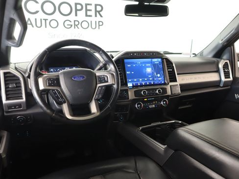 Used 2022 Ford F250 Platinum image 2