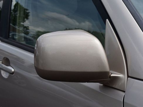 Used 2005 Toyota Highlander 4WD V6 w/ 3rd Row image 39