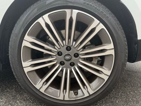 Certified 2023 Land Rover Range Rover SE image 11