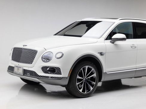 Used 2017 Bentley Bentayga W12 image 37