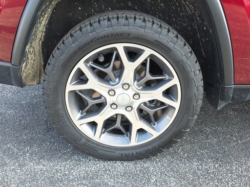 Used 2019 Jeep Grand Cherokee Limited AWD/4WD image 11