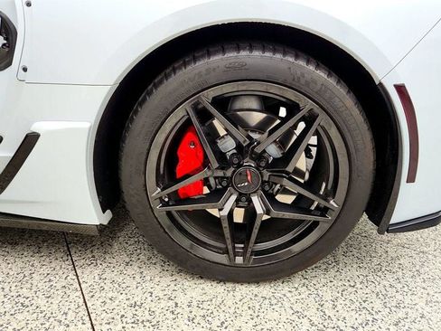 Used 2019 Chevrolet Corvette Stingray Coupe w/ 2LT Preferred Equipment Group RWD image 9