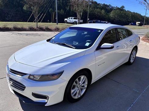 Used 2018 Chevrolet Malibu LT image 9