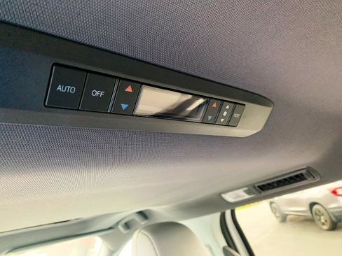 Used 2024 Toyota Sienna XSE FWD image 15
