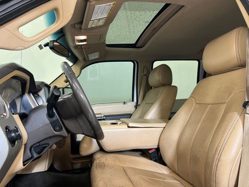 Used 2016 Ford F250 Lariat w/ Chrome Package image 13