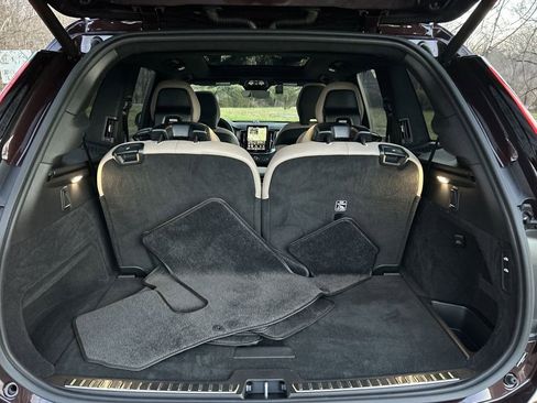 Certified 2025 Volvo XC90 T8 Ultra image 28