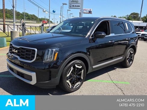 Used 2025 Kia Telluride S FWD image 4