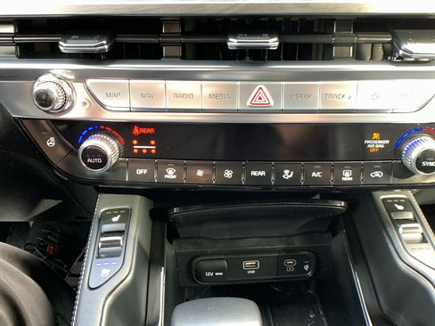 Used 2023 Kia Telluride SX X-Pro AWD/4WD image 17