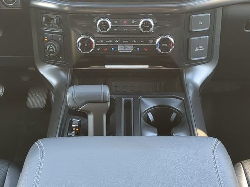 New 2025 Ford F150 Lariat w/ Equipment Group 501A Mid image 17