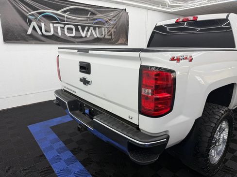 Used 2018 Chevrolet Silverado 1500 LT w/ All Star Edition AWD/4WD image 3