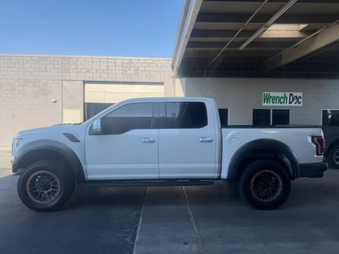 Used 2018 Ford F150 Raptor w/ Equipment Group 802A Luxury AWD/4WD image 3