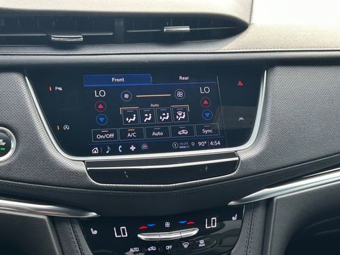 Used 2023 Cadillac XT6 Luxury FWD image 20
