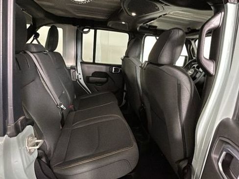 Used 2024 Jeep Wrangler Unlimited w/ Convenience Group AWD/4WD image 29