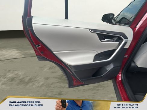 Used 2021 Toyota RAV4 XLE w/ Convenience Package FWD image 22