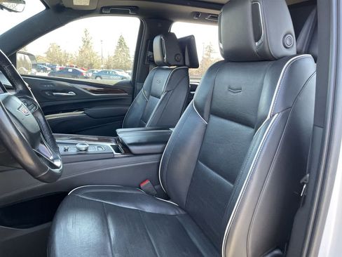 Used 2021 Cadillac Escalade ESV Premium Luxury w/ Performance Package image 12
