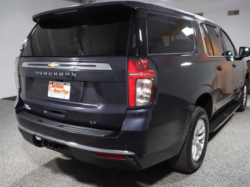 Used 2023 Chevrolet Suburban LT image 7