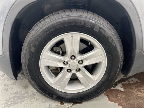 Used 2020 Chevrolet Trax LT w/ Sun & Sound Package FWD image 27