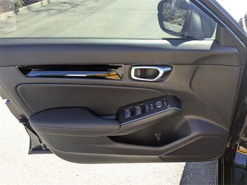 Certified 2025 Honda Civic Sport Touring image 32