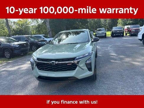 Used 2024 Chevrolet Trax RS w/ Sunroof Package FWD image 8