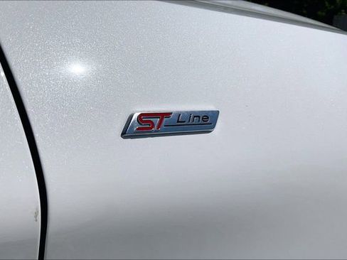 Used 2025 Ford Explorer ST-Line w/ ST-Line Street Pack AWD/4WD image 14