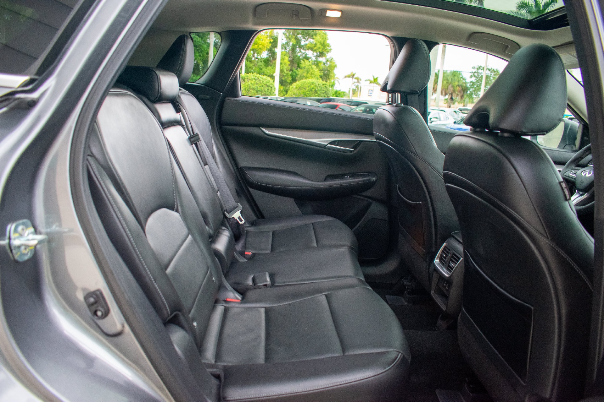 Used 2023 INFINITI QX50 Luxe FWD image 23
