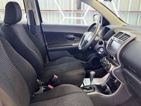 Used 2011 Scion xD Hatchback 4D image 39