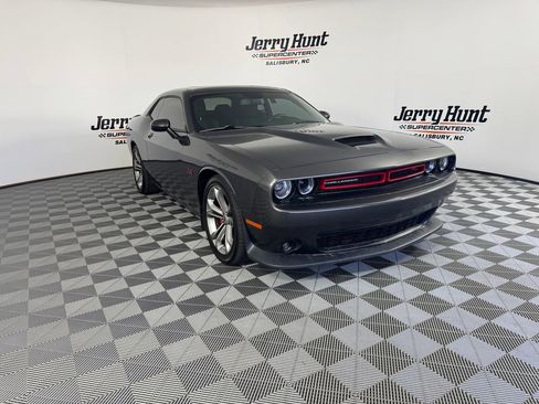 Used 2022 Dodge Challenger R/T image 8