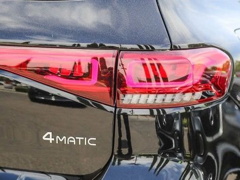 Used 2023 Mercedes-Benz EQB 300 300 image 9