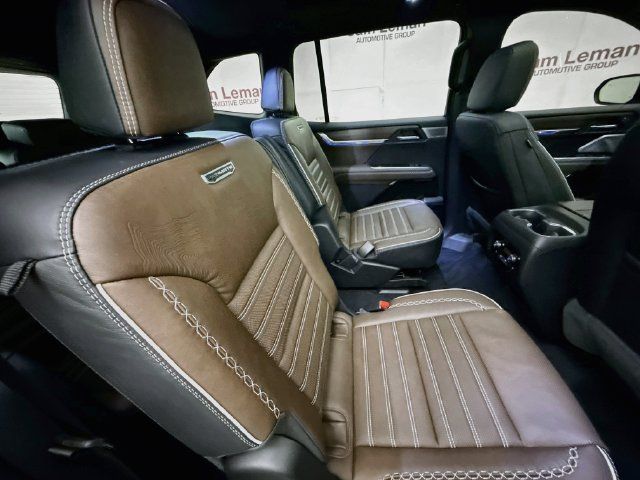 Used 2026 GMC Acadia Denali Ultimate FWD image 29
