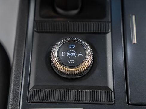 Used 2024 GMC Hummer EV 2X image 32