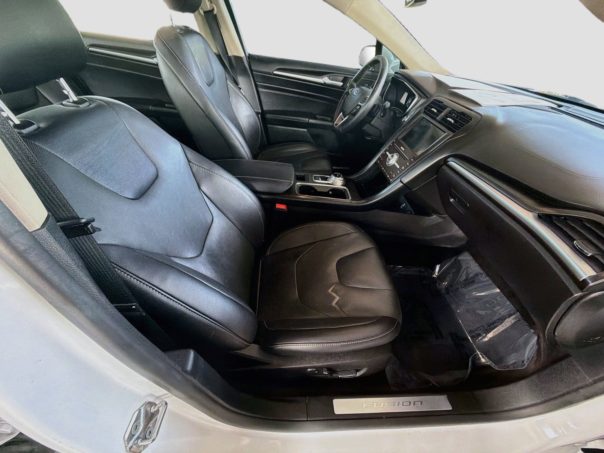 Used 2017 Ford Fusion Titanium AWD/4WD image 29