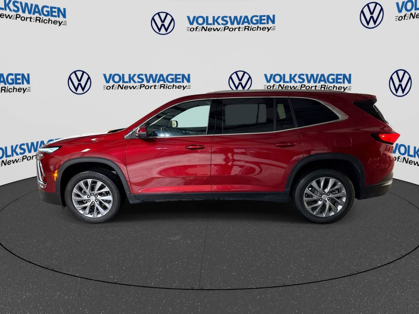Used 2025 Buick Enclave Preferred FWD image 11