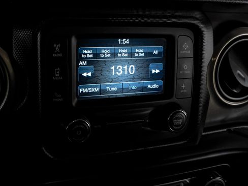 Used 2019 Jeep Wrangler Sport AWD/4WD image 19