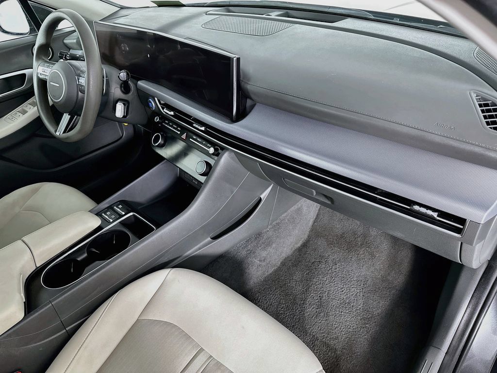 Used 2025 Hyundai Sonata SEL FWD image 28