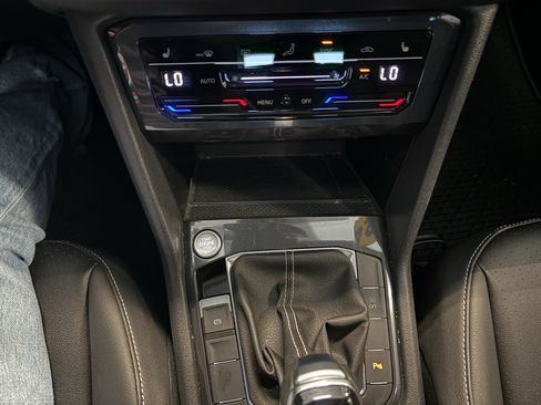 Used 2024 Volkswagen Tiguan SE R-Line image 16