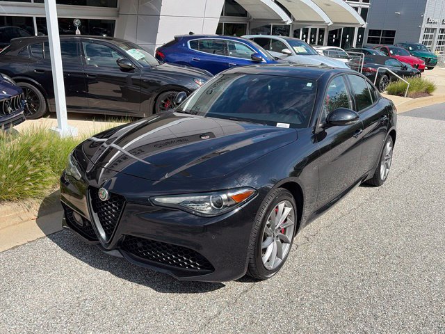 Used 2023 Alfa Romeo Giulia Sprint AWD/4WD image 2