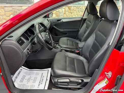 Used 2015 Volkswagen Jetta SE FWD image 4